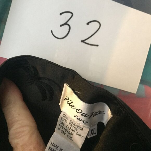 PILE OU FACE Paris Womens Ankle Pants XL (32 X 31) Black Silk Dragonfly Pattern - Picture 11 of 11